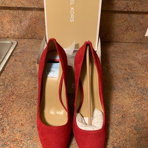 Brand New (never been worn) scarlet Micheal Kors Suede Pump!